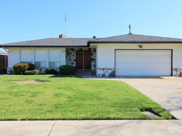 82 Acacia Dr, Sanger, CA 93657