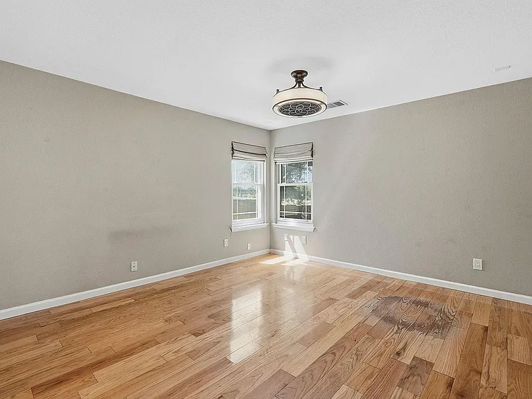 1109 Traci Michelle Dr — Photo 11