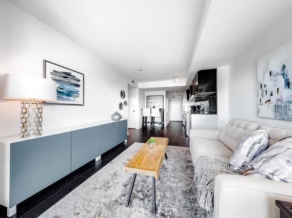 72 Esther Shiner Blvd, Toronto, ON