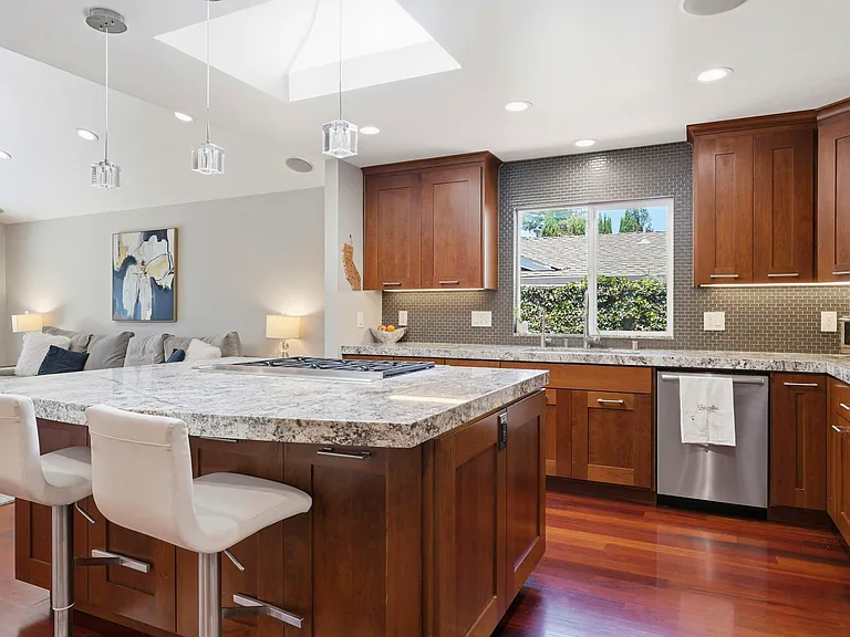 260 Chateau Dr — Photo 9