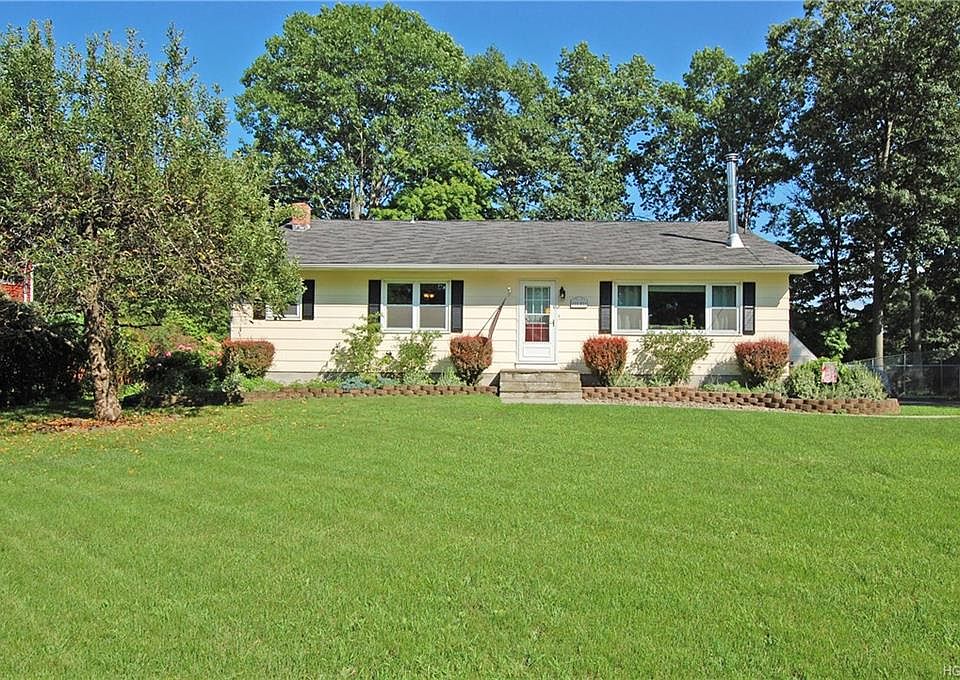 1st image of 12 Bonnie Brae Dr