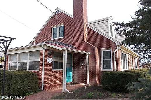 sunporch entryway