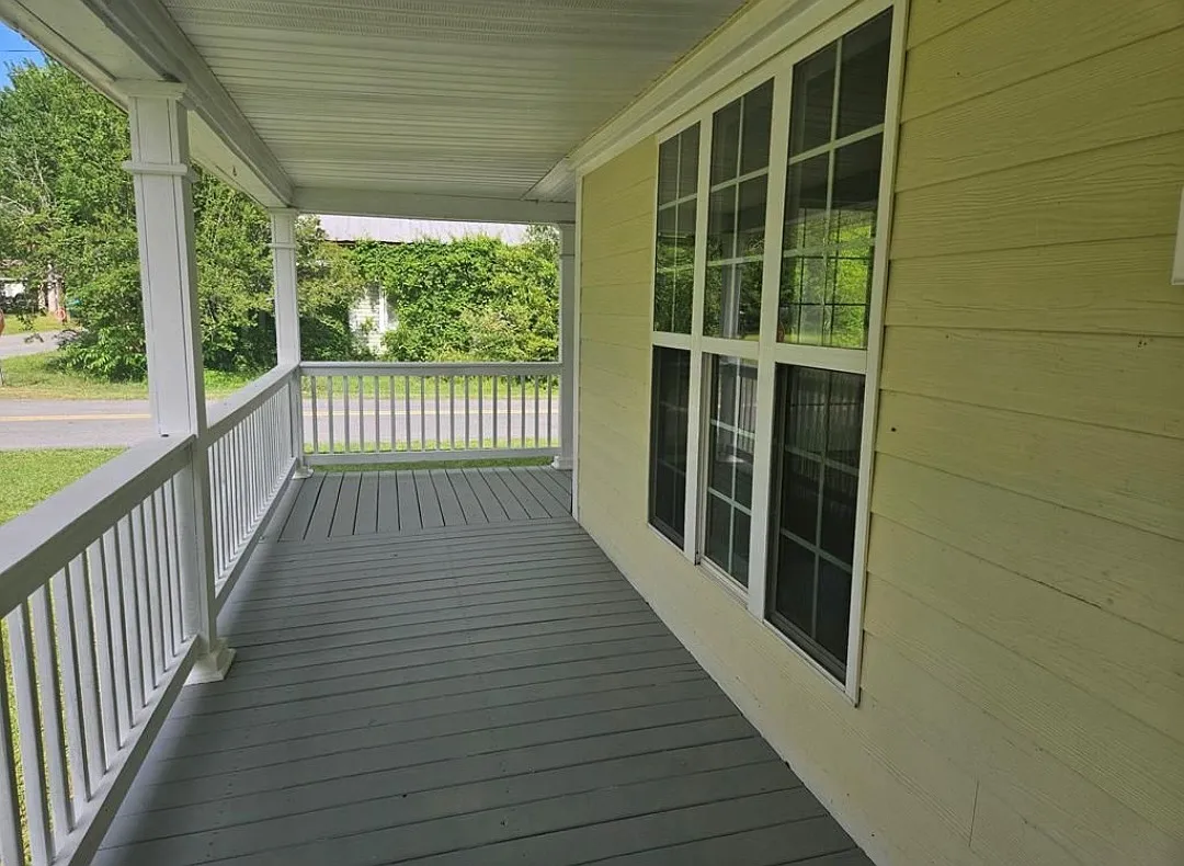 388 S Jones St — Photo 3