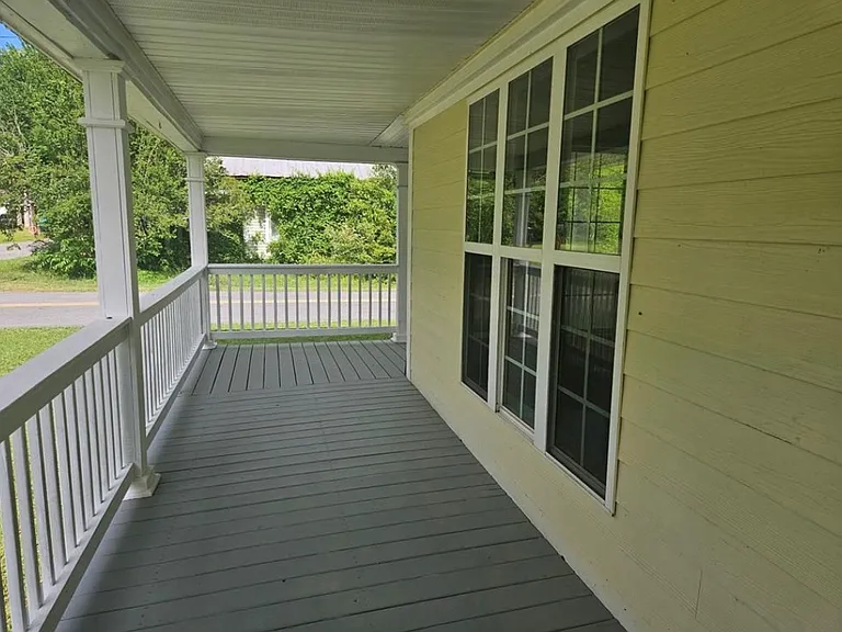 388 S Jones St — Photo 3