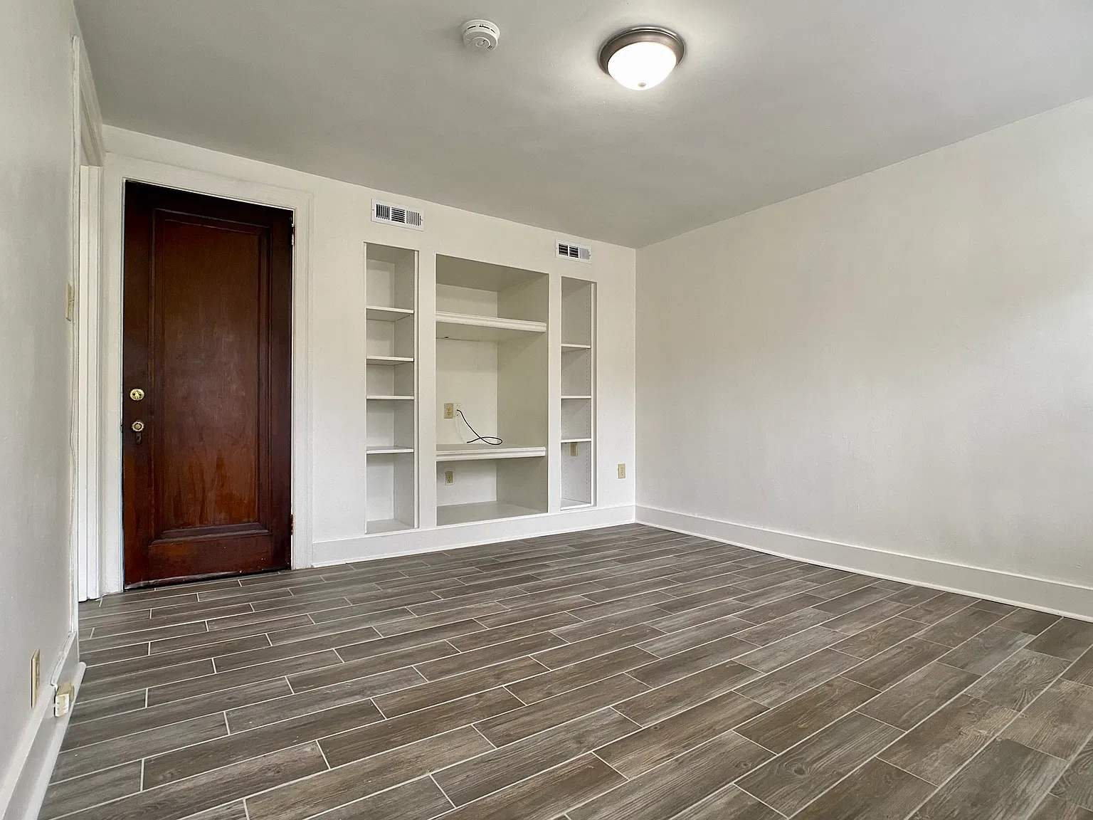 Studio, 400 sqft, $895 — Photo 4