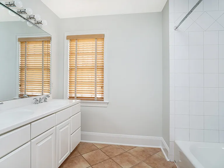 66 Apawamis Ave — Photo 18