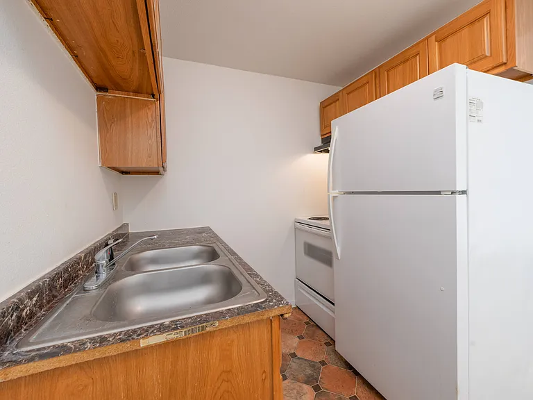 Twin Oaks Apartments — Photo 8