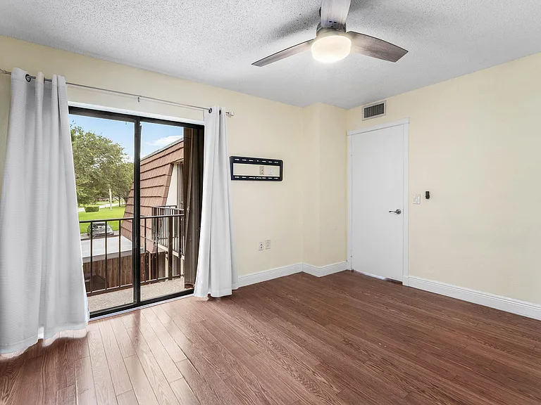 1024 10th Ln — Photo 14
