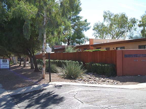 *Community photo - may not depict actual unit