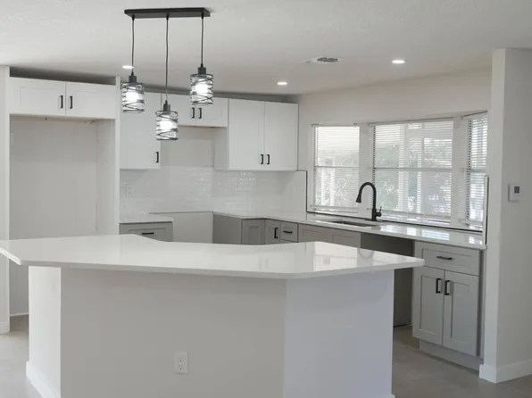 5637 Whistling Tree Ln, Bradenton, FL 34203