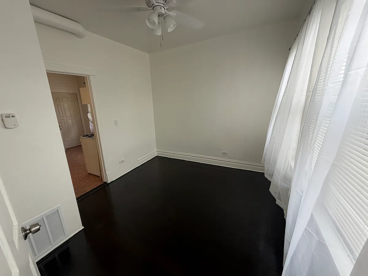 Building Photo - 4553 S McDowell Ave #2F
