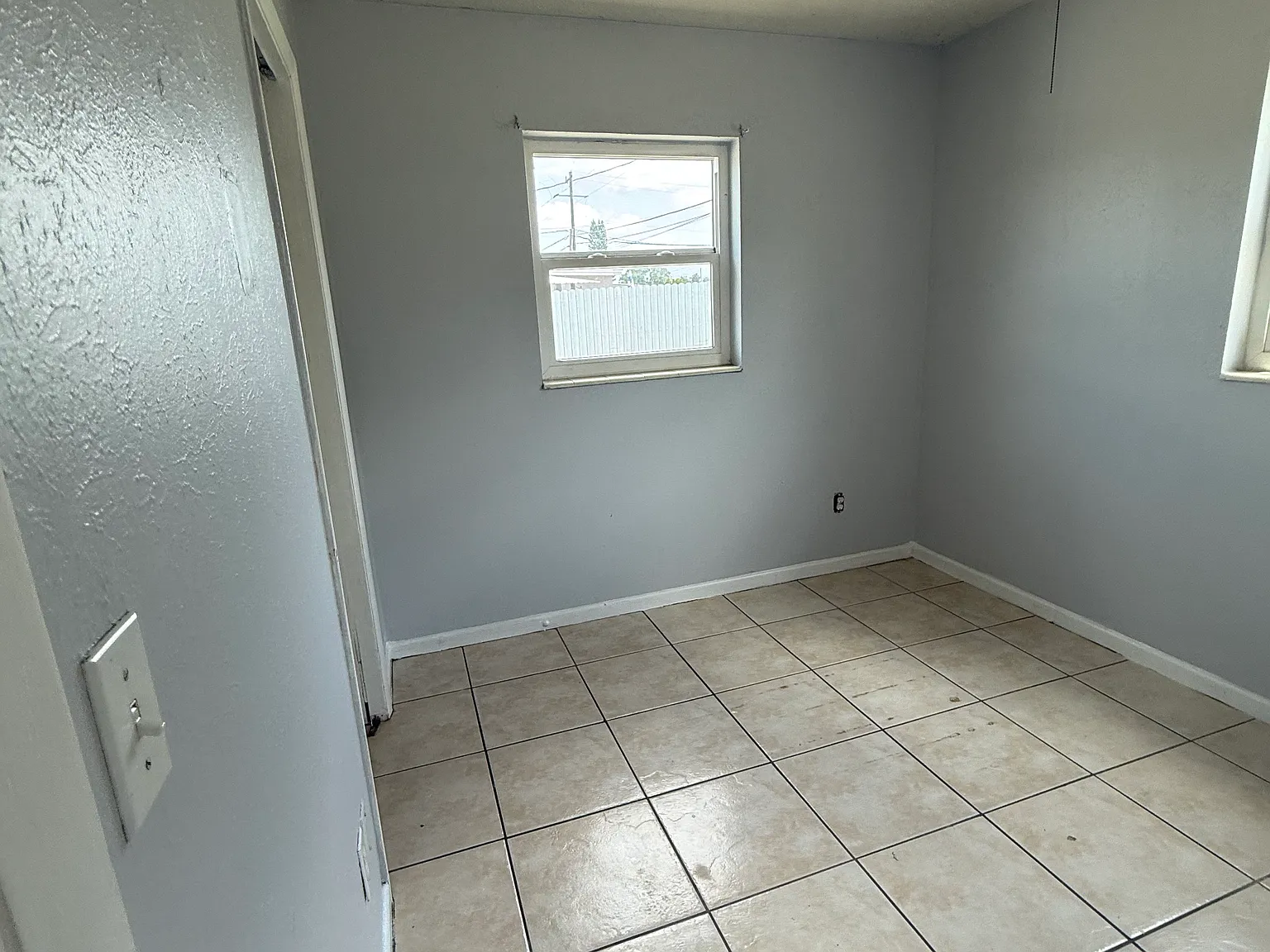 2 bed, 920 sqft, $1,200 — Photo 3