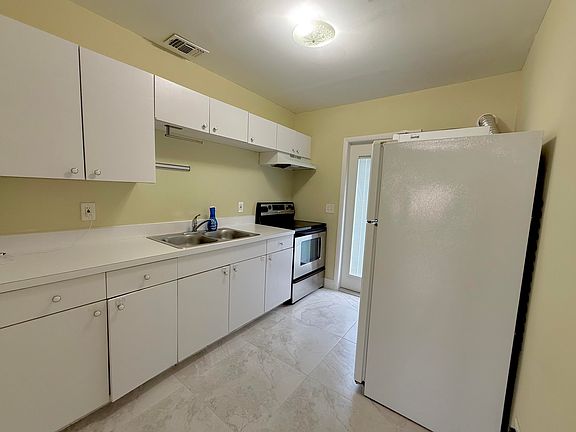 2nd image of 1691 W 26th St APT 1