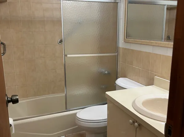 (undisclosed Address), Staten Island, NY 10305