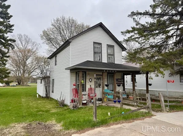 10458 S Main St, Rapid River, MI 49878