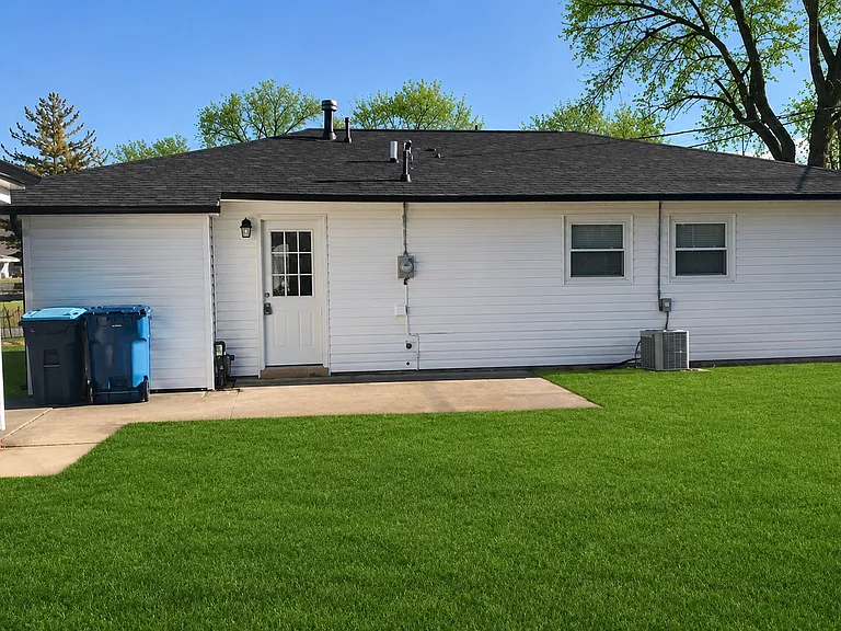 1201 Reedsdale Rd — Photo 2