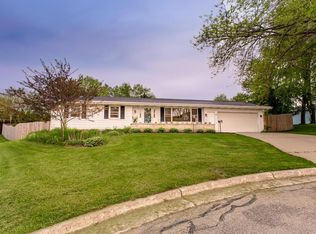 2614 Crestview Ct, Monroe, WI 53566