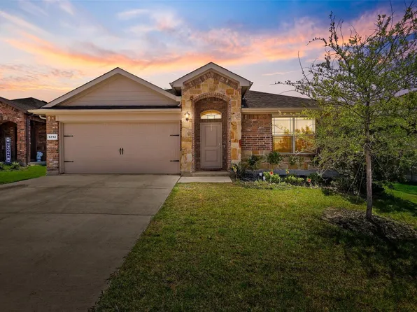 9312 Hill Topper Trl, Fort Worth, TX 76131