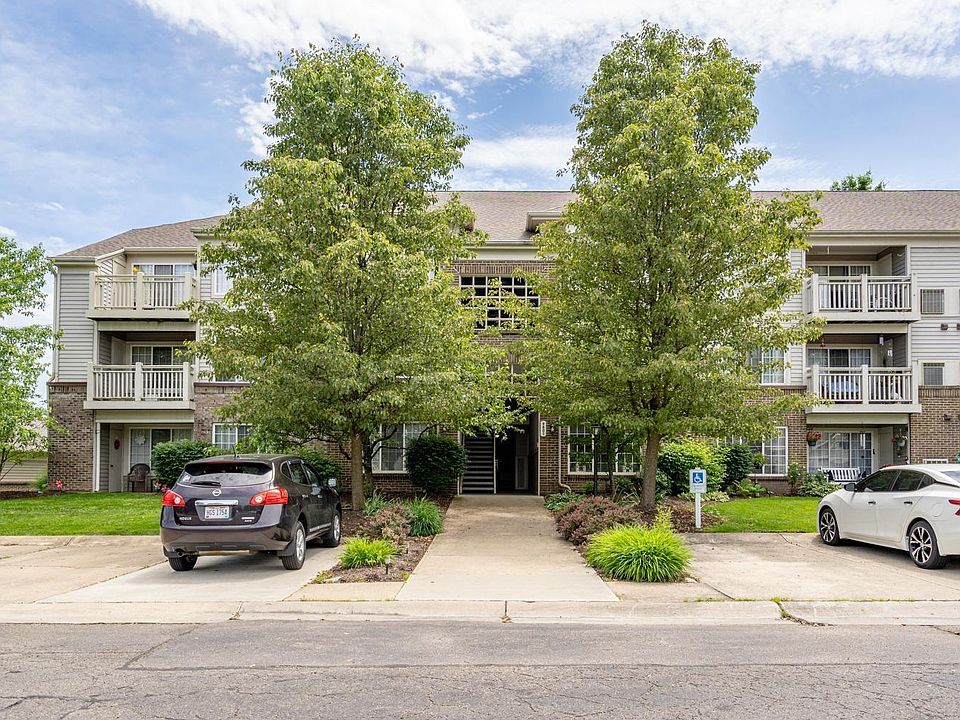 1st image of 9801 Regatta Dr #30105
