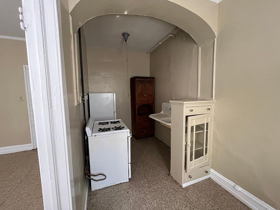 2nd image of 156 N Central Ave #105