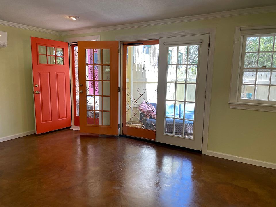 Studio living area (unfurnished)