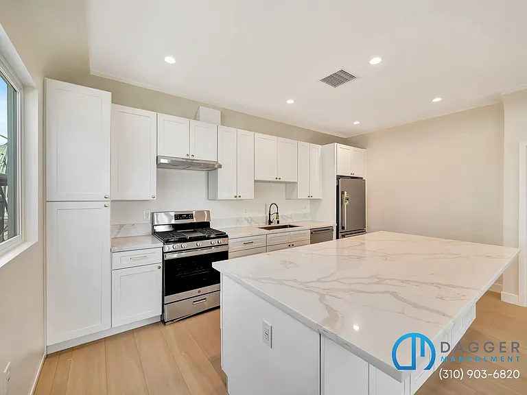 2800 Winter St #2 — Photo 4
