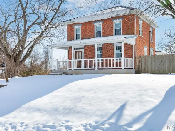 812 E Warren St, Bunker Hill, IL 62014