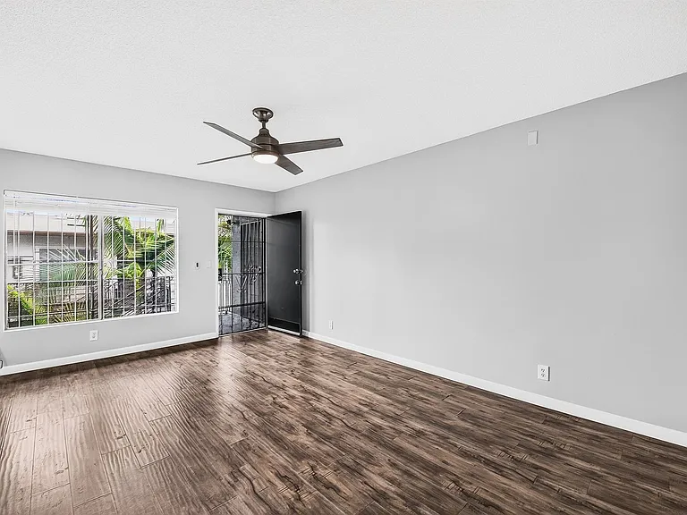 10227 S. 10th Ave. — Photo 11
