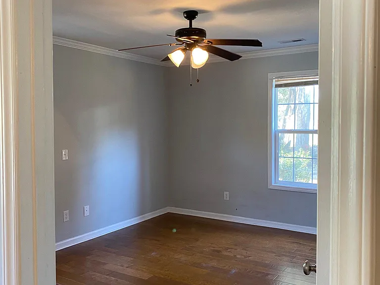 525 NE Broad St #B — Photo 4