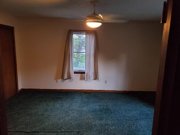 4th image of 110 Wayne Ave