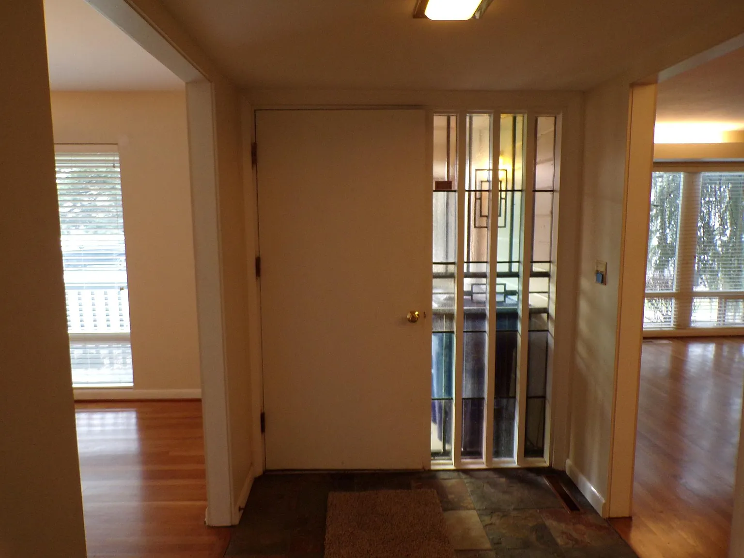 3 bed, 2007 sqft, $3,500 — Photo 2