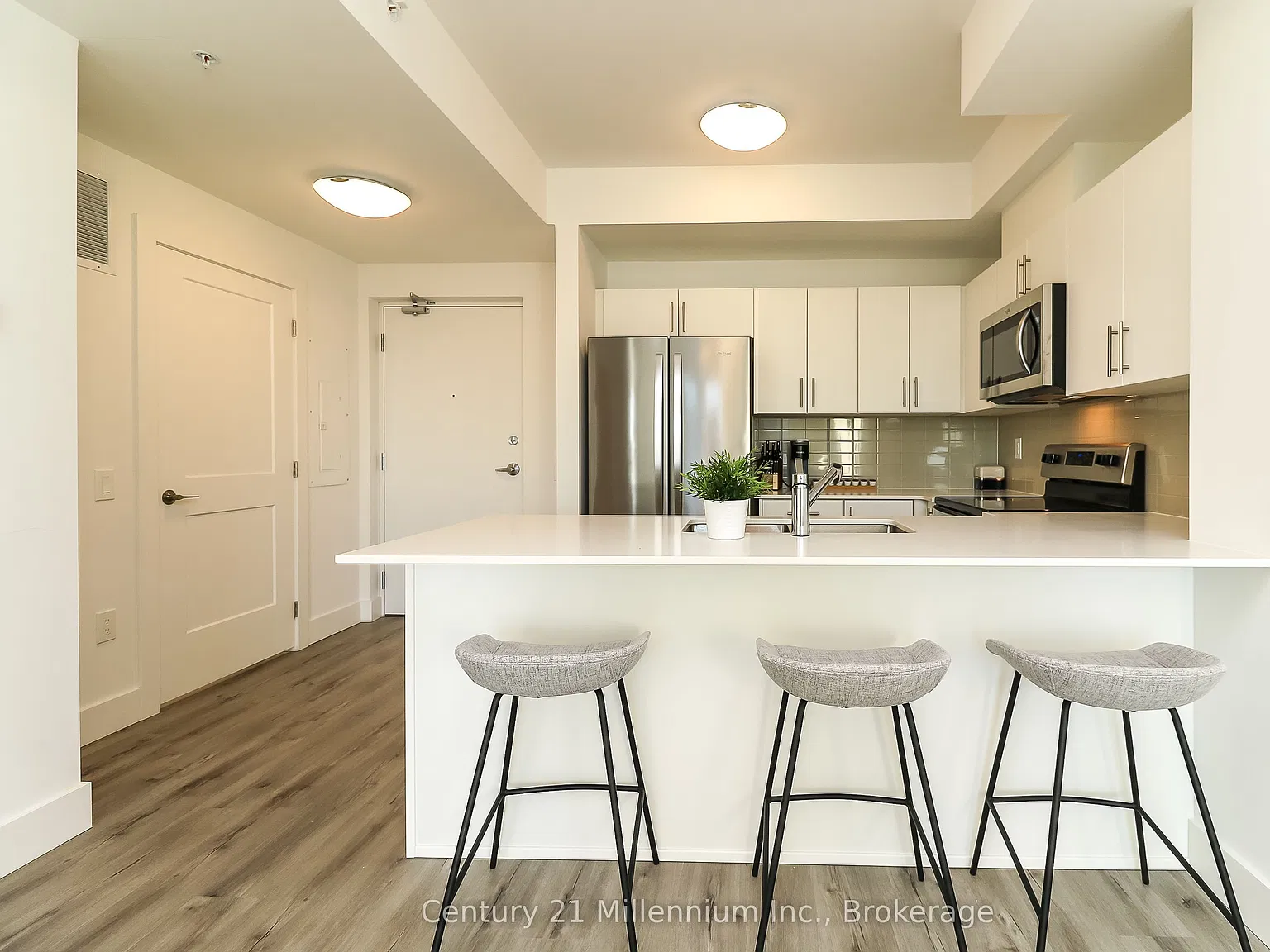 1 bed, $2,100 — Photo 2