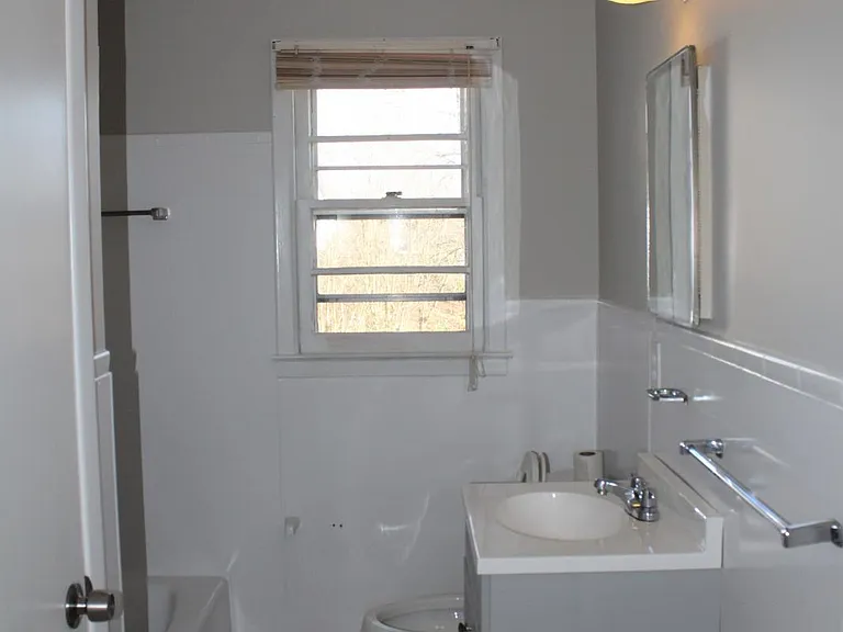 611 Mobile St — Photo 12