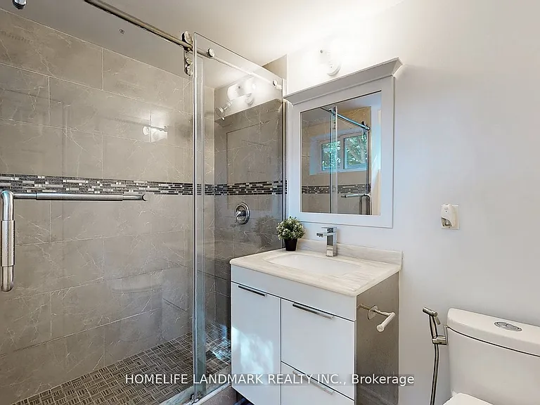 11 Uplands Ave #BASEMENT — Photo 26