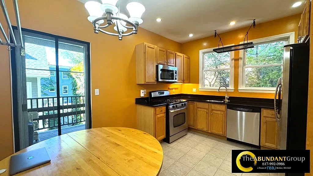 3 bed, 1.0 bath, $3,800 — Photo 2