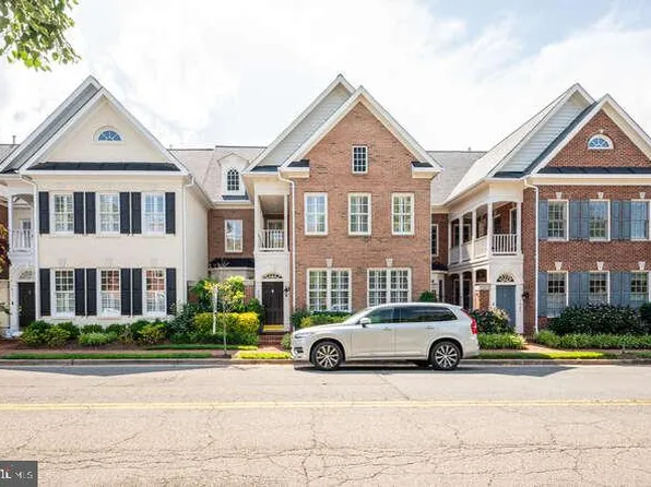 409 S Henry St, Alexandria, VA 22314