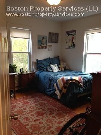 2nd image of 44 Hillside St #5R