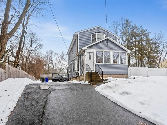 3rd image of 8 Putnam St