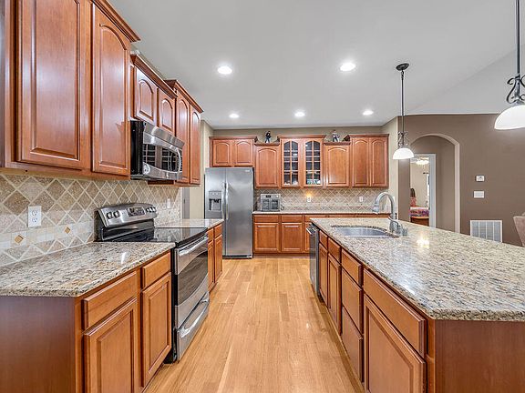 4th image of 2080 Elmwood Dr
