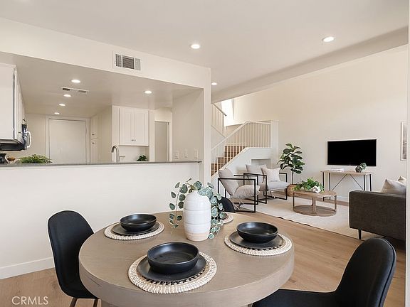 5th image of 820 W Compton Blvd Unit 24