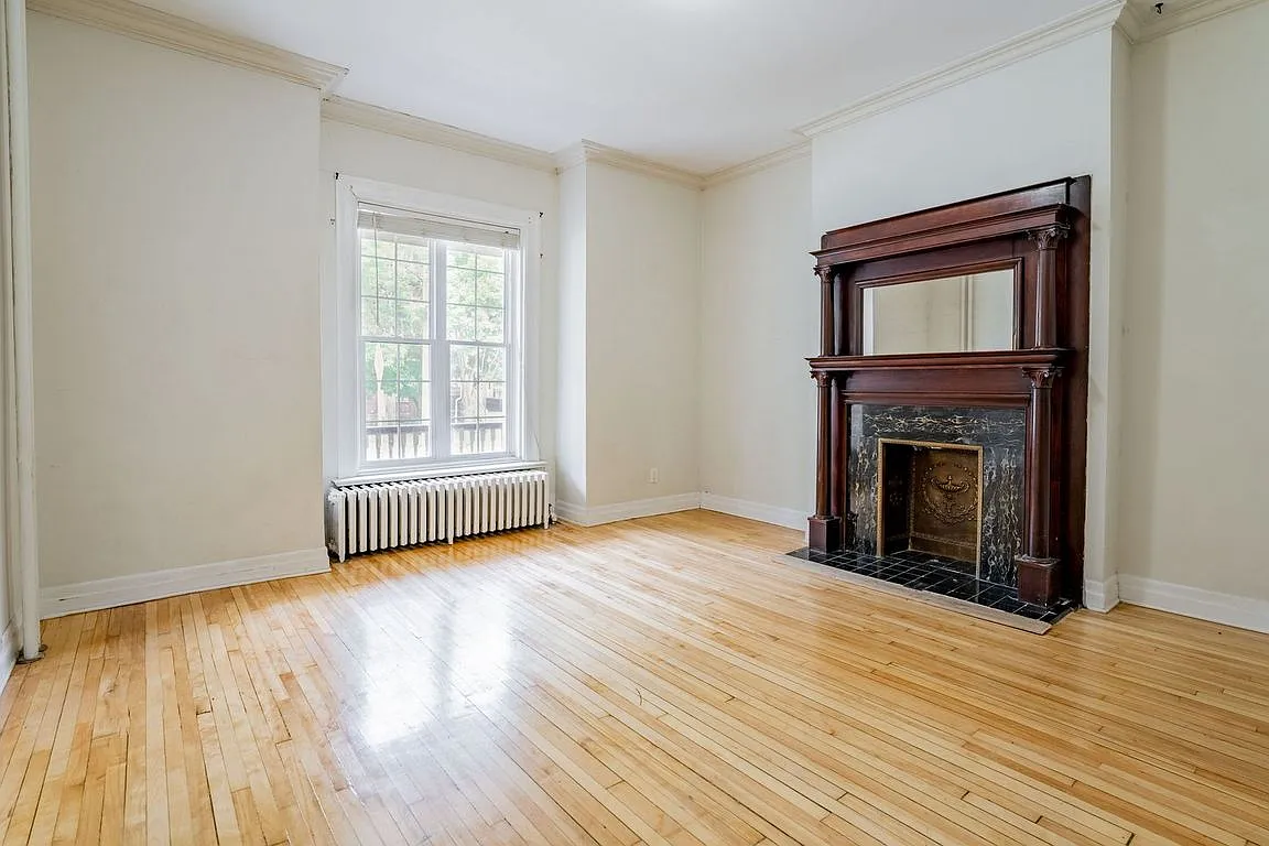 140 Stewart Street — Photo 3