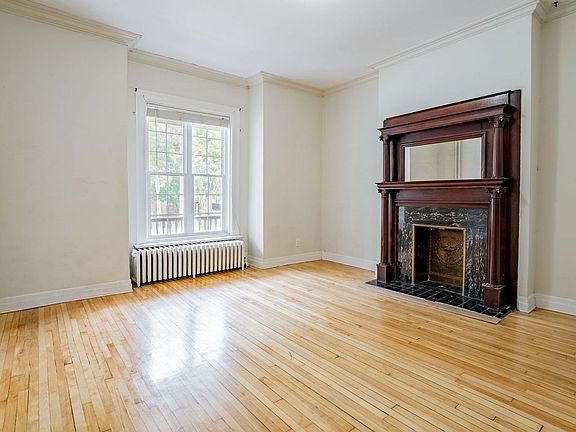 3rd image of 140 Stewart St #1