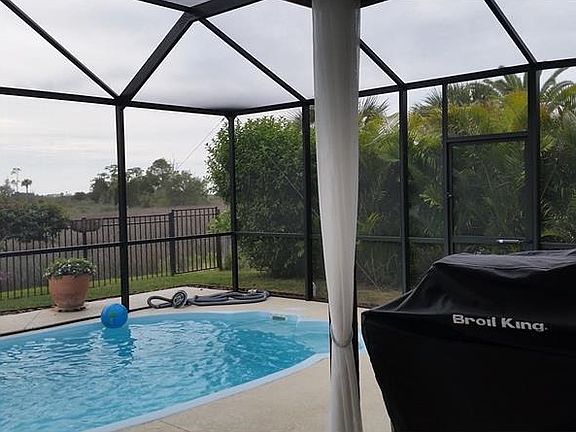 3rd image of 7034 Southwind Dr