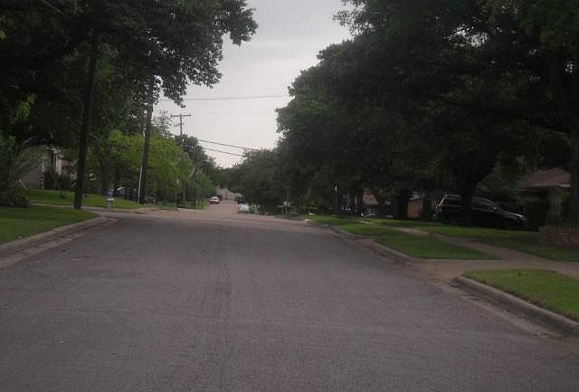 2nd image of 4806 Clubview Dr