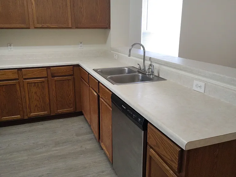 382 Lake Washington Dr — Photo 10