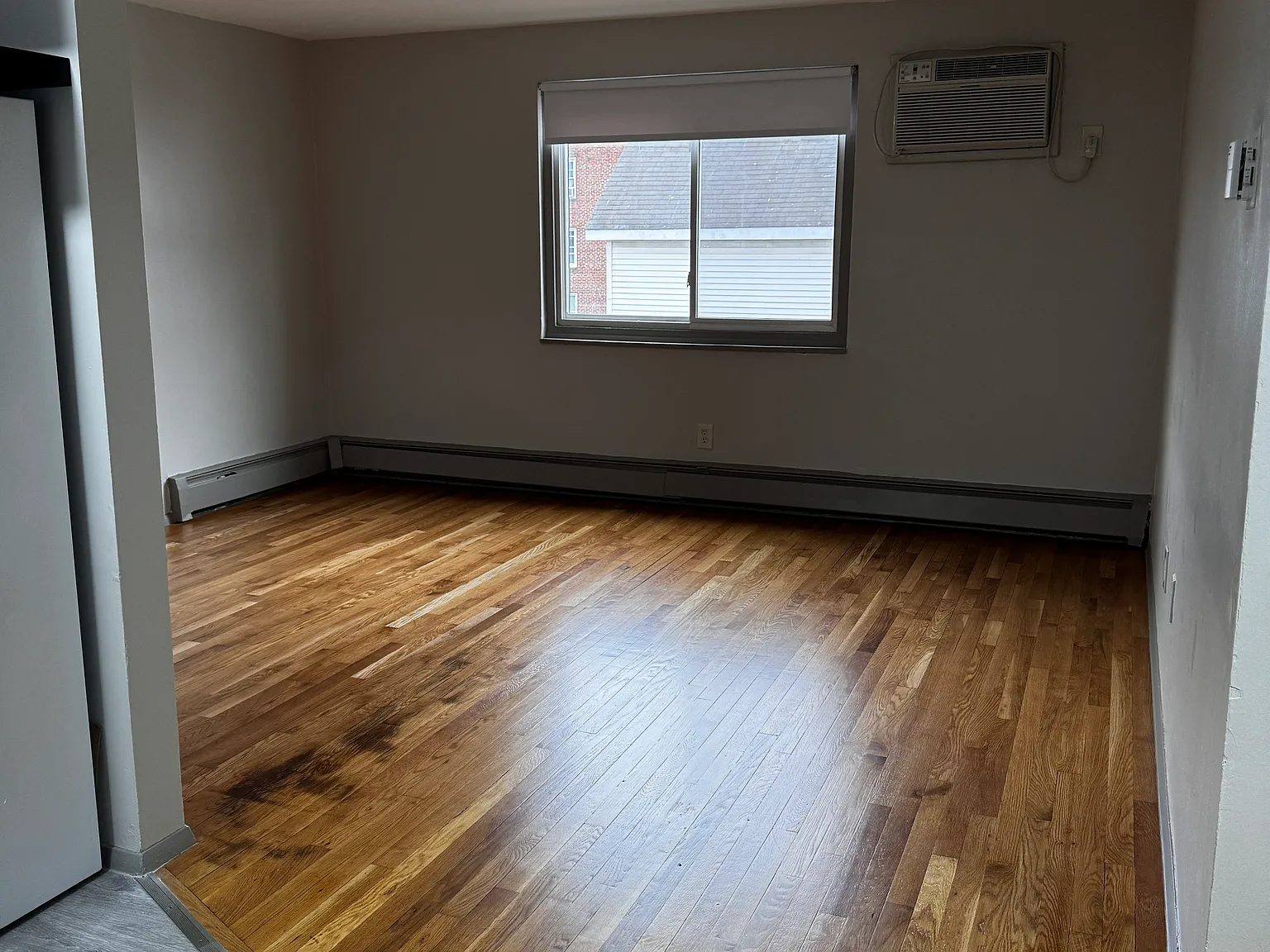 1 bed, 700 sqft, $1,875 — Photo 3