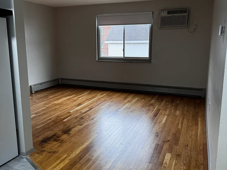 31 Franklin St #10 — Photo 3