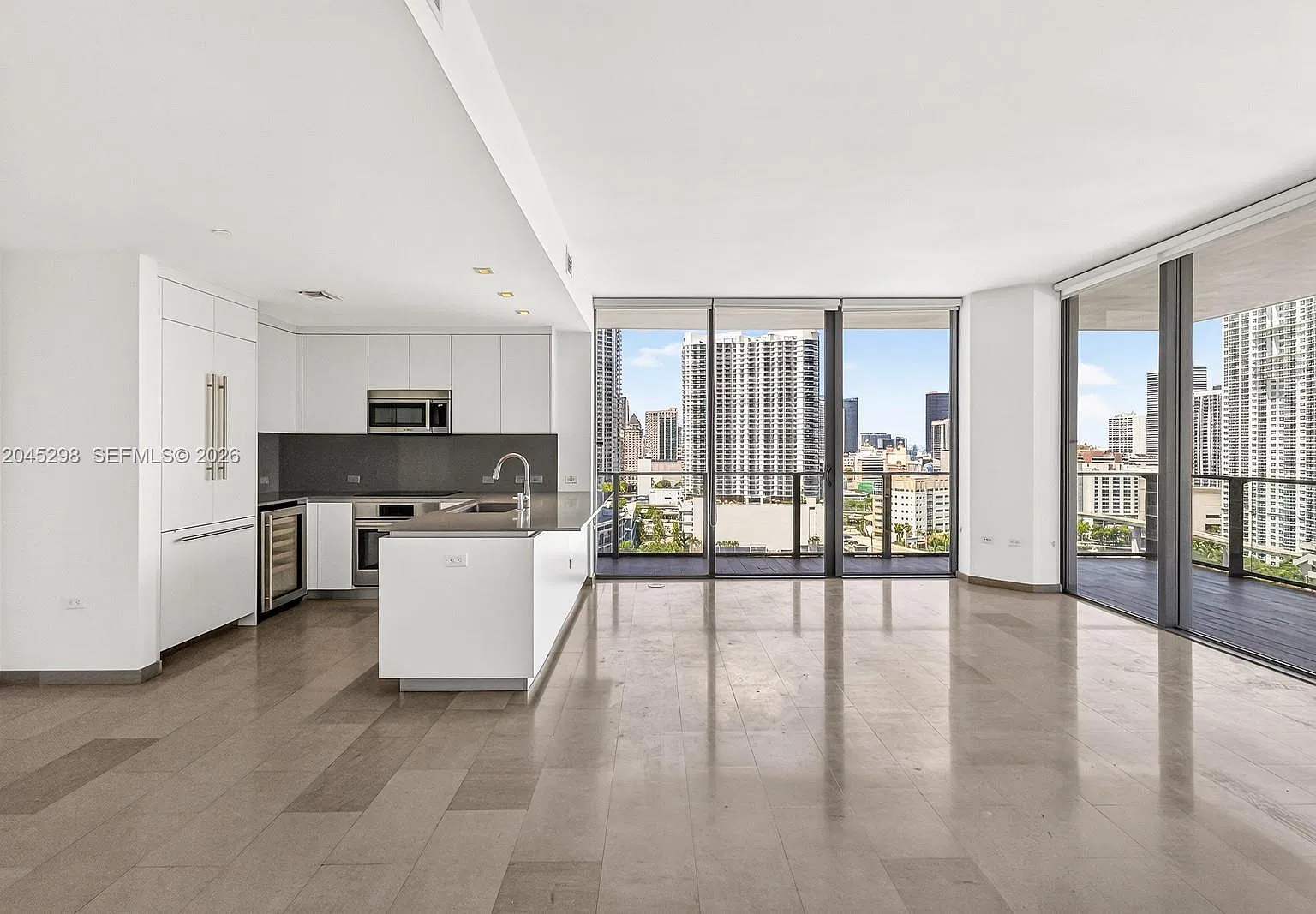 Rise Condo — Photo 4