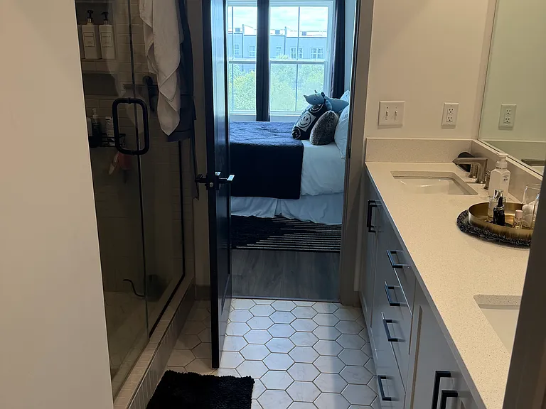 Master bedroom on the third floor, bathroom
