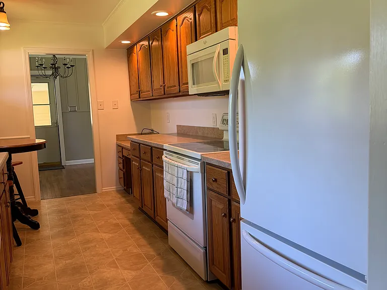 139 S Eastview Ave — Photo 21